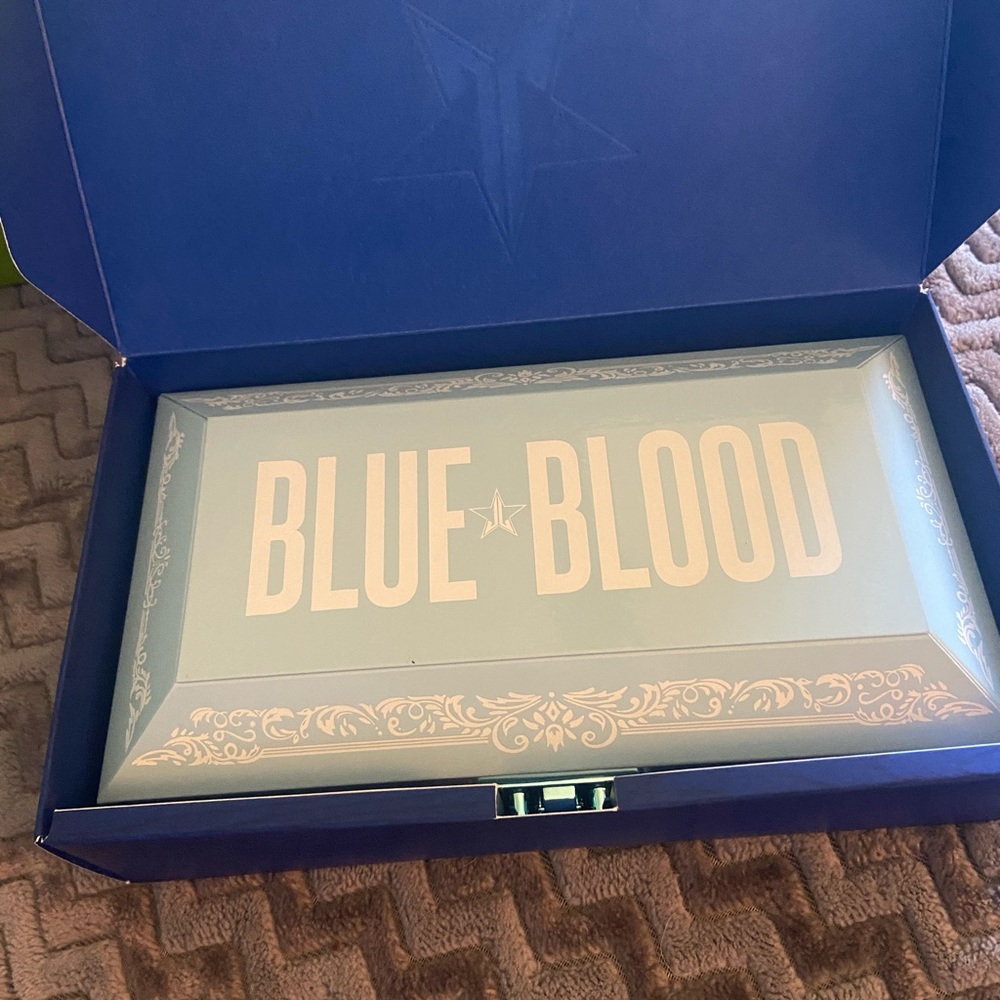 Jeffree Star Blue Blood Eyeshadow Palette